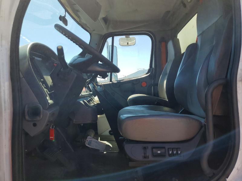 2005 Freightliner M2 მანქანა იყიდება აუქციონზე, vin: 1FVACXCS15HU04682, აუქციონის ნომერი: 52616806