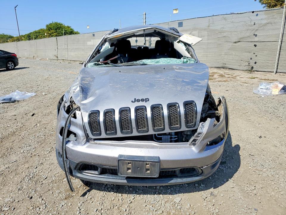 Продаж на аукціоні авто 2018 Jeep Cherokee, vin: 1C4PJLCB0JD596490, номер лоту: 54731236