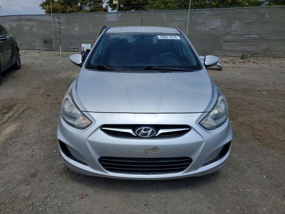 2013 Hyundai Accent მანქანა იყიდება აუქციონზე, vin: KMHCT5AE1DU081564, აუქციონის ნომერი: 53671276
