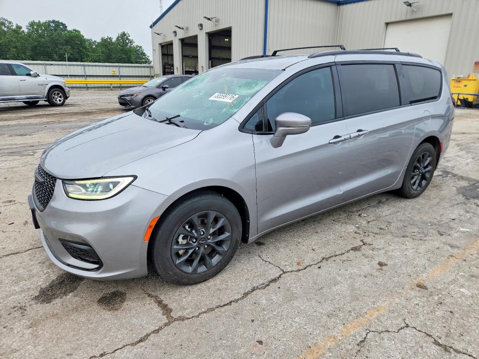 Auction sale of the 2021 Chrysler Pacifica, vin: 2C4RC1FG1MR572134, lot number: 55599116