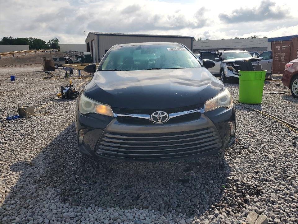 52348906 :رقم المزاد ، 4T4BF1FK8FR499056 vin ، 2015 Toyota Camry مزاد بيع
