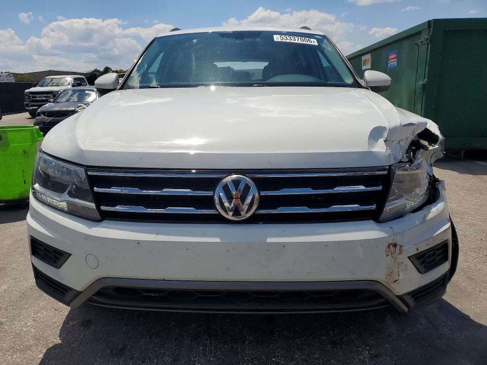 53337006 :رقم المزاد ، 3VV3B7AX8LM032600 vin ، 2020 Volkswagen Tiguan مزاد بيع