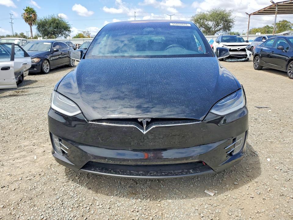 Продажа на аукционе авто 2018 Tesla Model X, vin: 5YJXCAE26JF119891, номер лота: 55044826