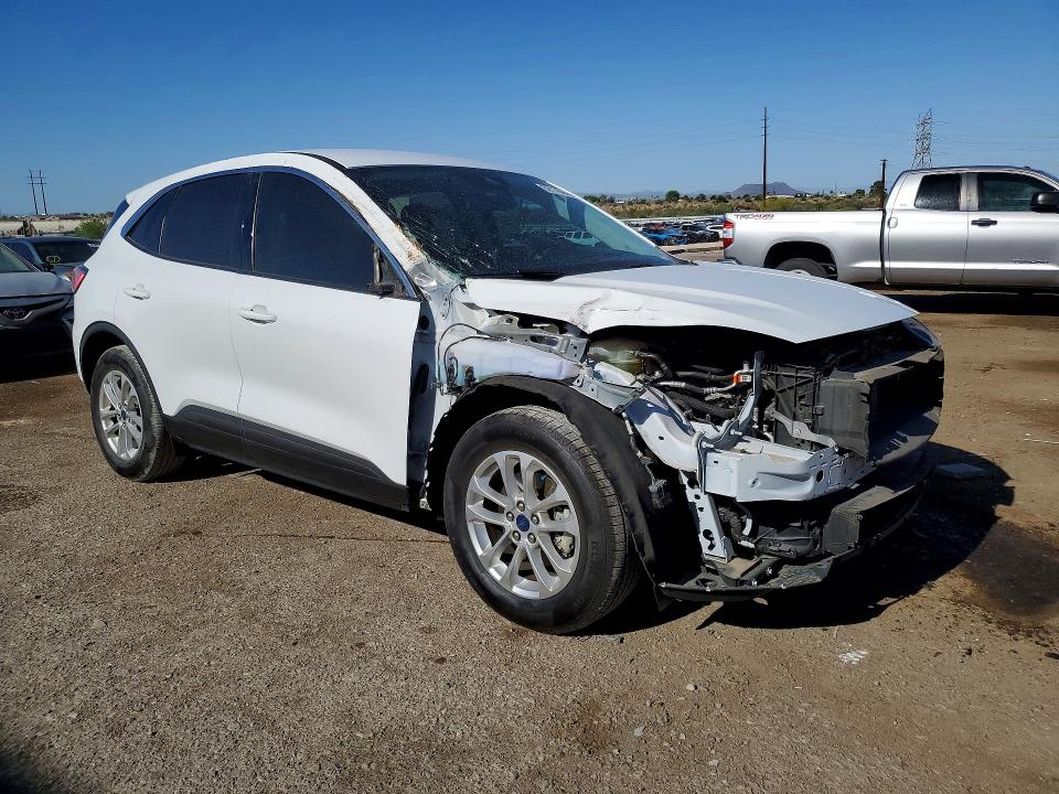 52176846 :رقم المزاد ، 1FMCU0G66NUA53700 vin ، 2022 Ford Escape مزاد بيع