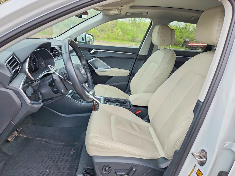 51372666 :رقم المزاد ، WA1EECF3XM1002519 vin ، 2021 Audi Q3 مزاد بيع