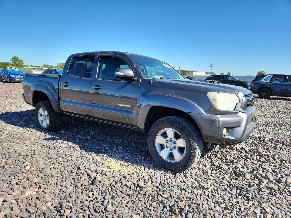 Продажа на аукционе авто 2015 Toyota Tacoma, vin: 3TMLU4EN4FM194602, номер лота: 53442026