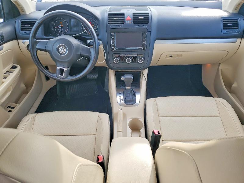 55213546 :رقم المزاد ، 3VWRZ7AJXAM119134 vin ، 2010 Volkswagen Jetta مزاد بيع