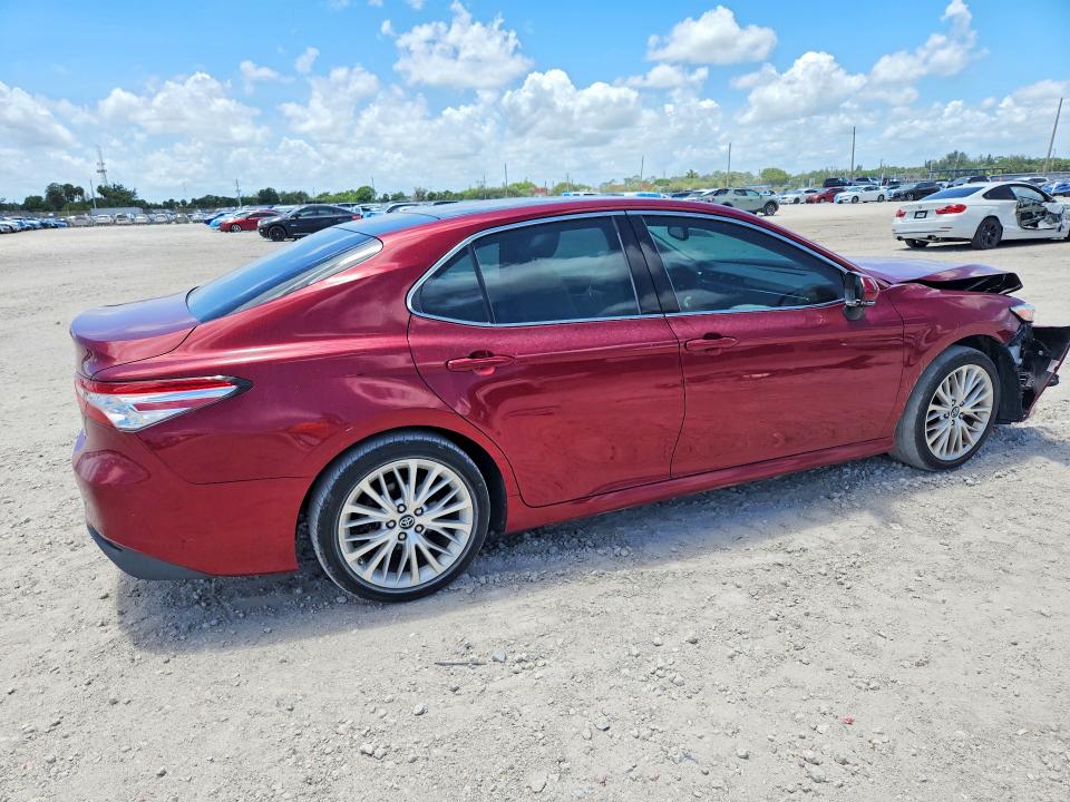 2018 Toyota Camry მანქანა იყიდება აუქციონზე, vin: 4T1B11HK0JU626753, აუქციონის ნომერი: 54262756