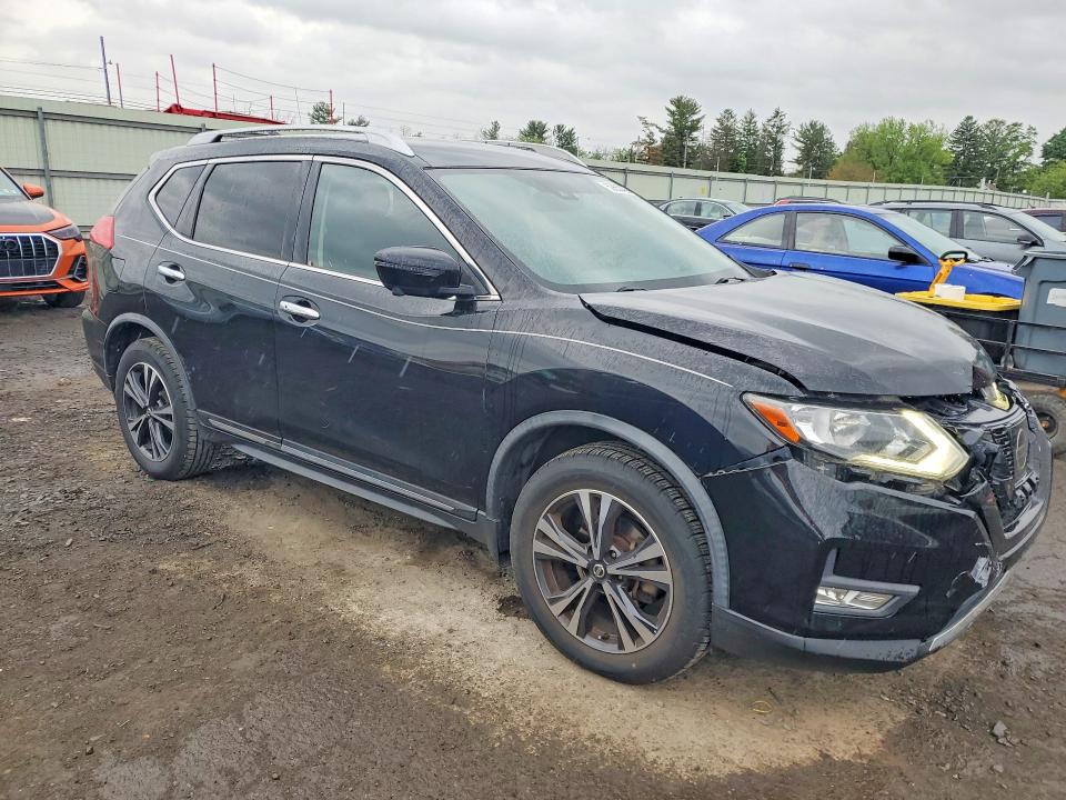 52660456 :رقم المزاد ، JN8AT2MT2HW401560 vin ، 2017 Nissan Rogue مزاد بيع