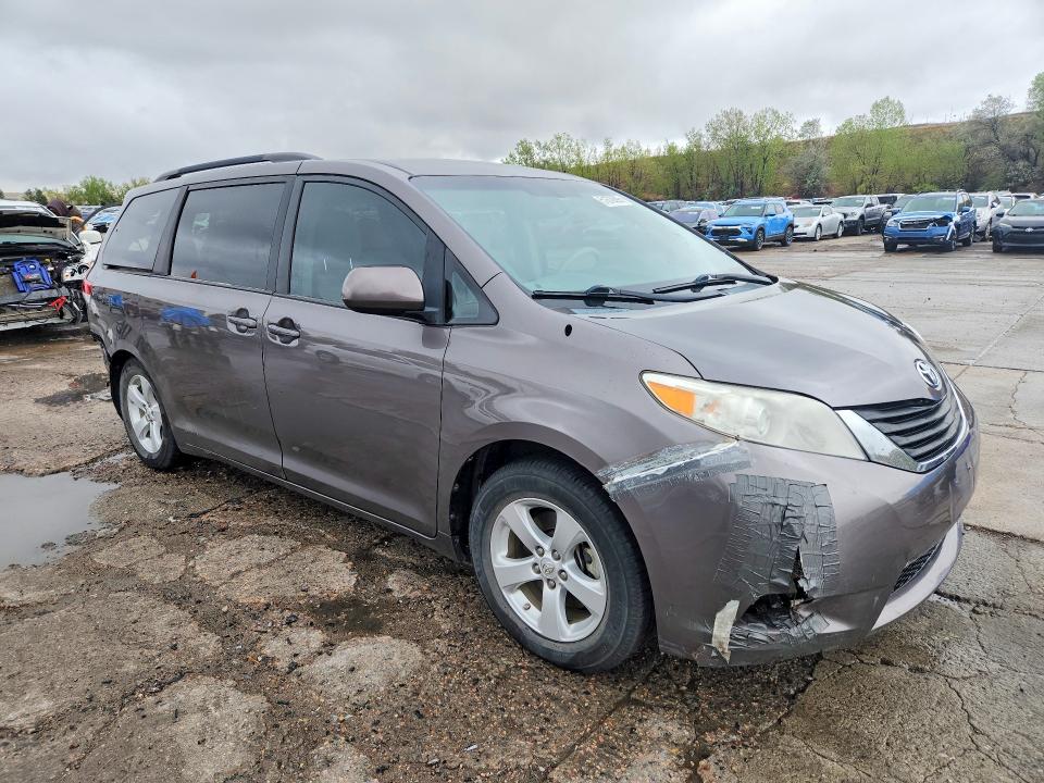 Продажа на аукционе авто 2013 Toyota Sienna, vin: 5TDKK3DC7DS331878, номер лота: 51670696