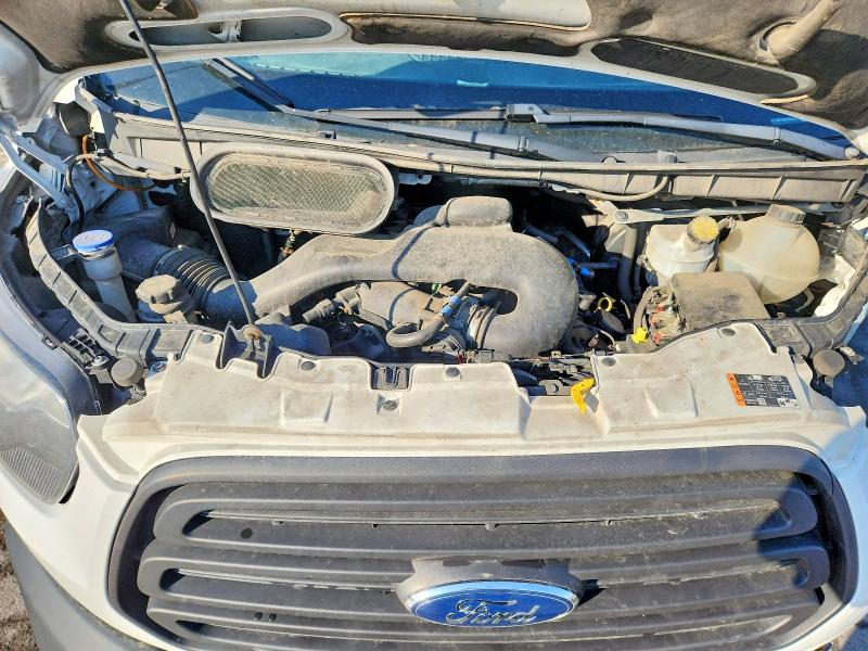 52060396 :رقم المزاد ، 1FTYR2YM5HKA85123 vin ، 2017 Ford Transit مزاد بيع