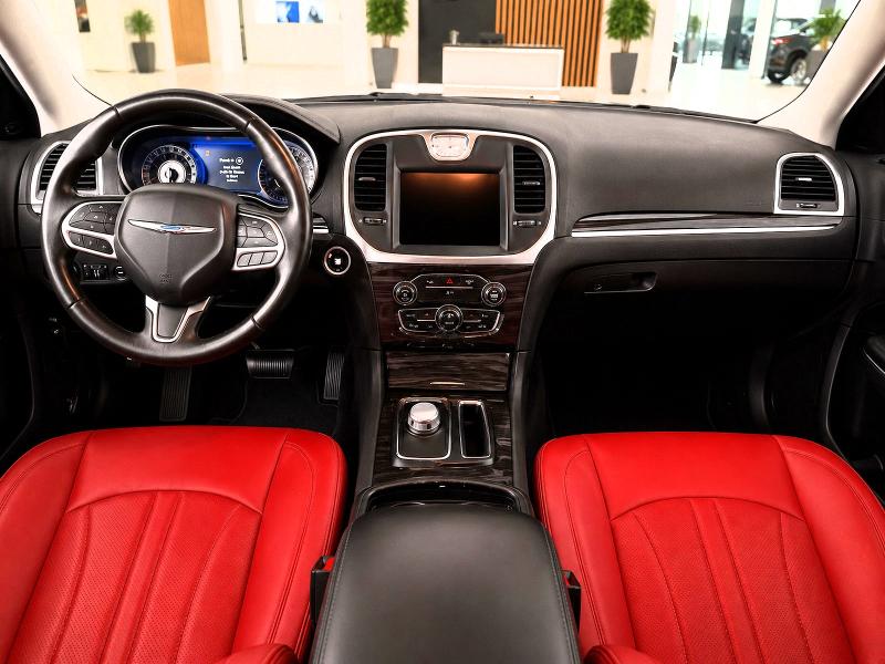 Продажа на аукционе авто 2018 Chrysler 300, vin: 2C3CCAAG3JH331775, номер лота: 54917586