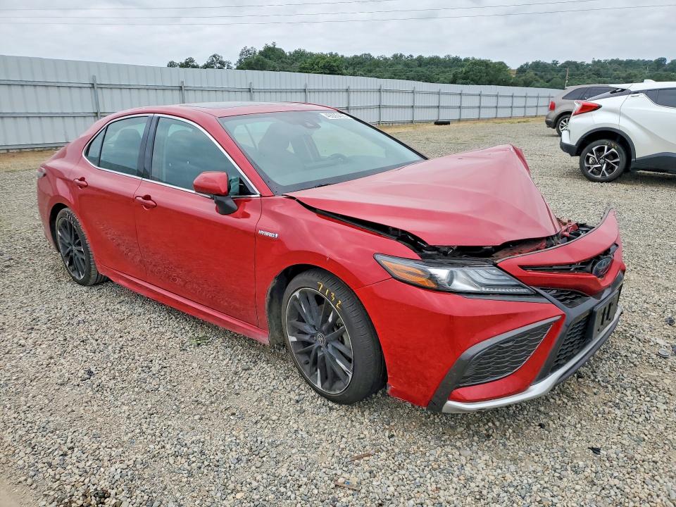 49005496 :رقم المزاد ، 4T1K31AK1MU031290 vin ، 2021 Toyota Camry Hybrid مزاد بيع