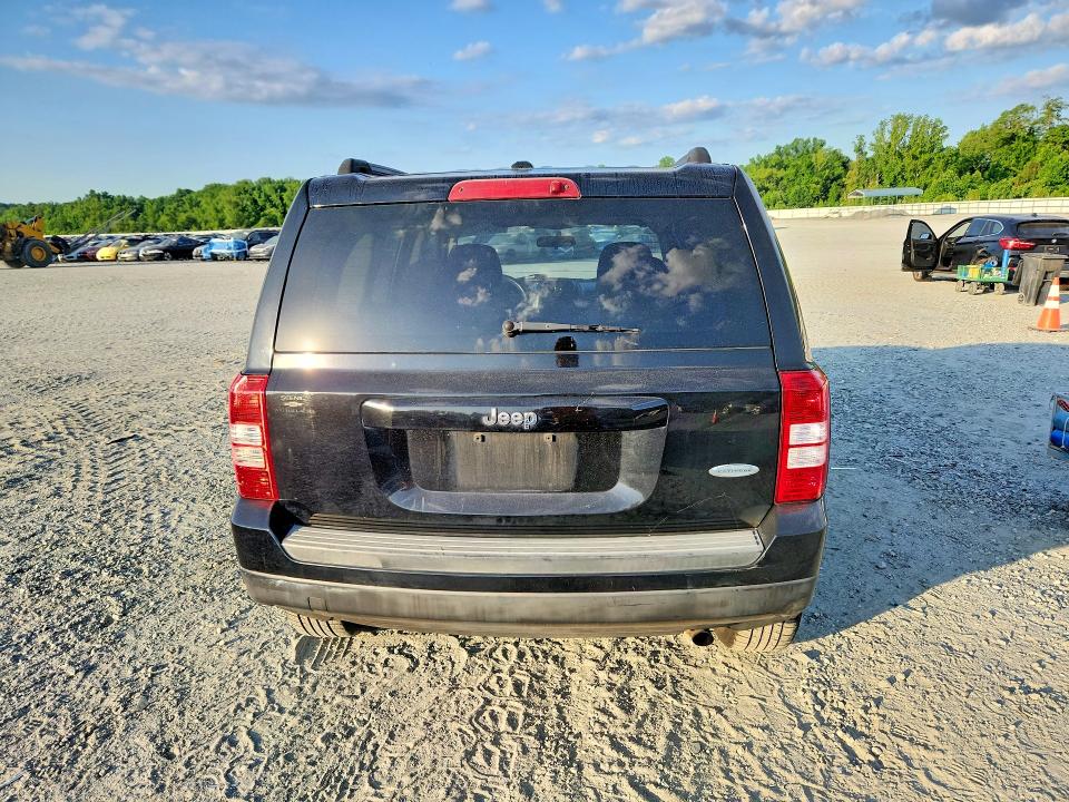 53544266 :رقم المزاد ، 1C4NJPFA6CD586597 vin ، 2012 Jeep Patriot مزاد بيع
