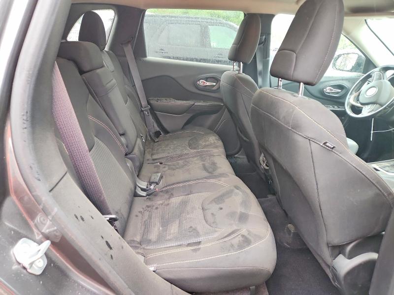 52445146 :رقم المزاد ، 1C4PJMCB5HW509896 vin ، 2017 Jeep Cherokee مزاد بيع
