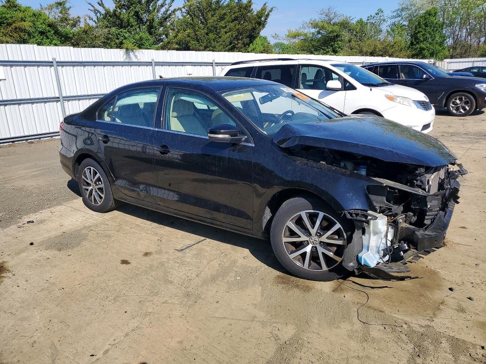 52410026 :رقم المزاد ، 3VWDB7AJ4HM250181 vin ، 2017 Volkswagen Jetta مزاد بيع