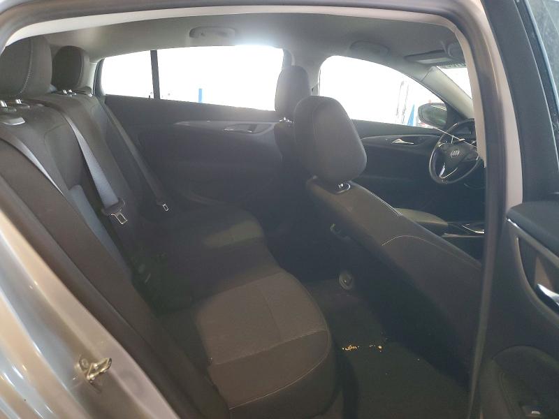 52563136 :رقم المزاد ، W04GL6SXXJ1155776 vin ، 2018 Buick Regal مزاد بيع