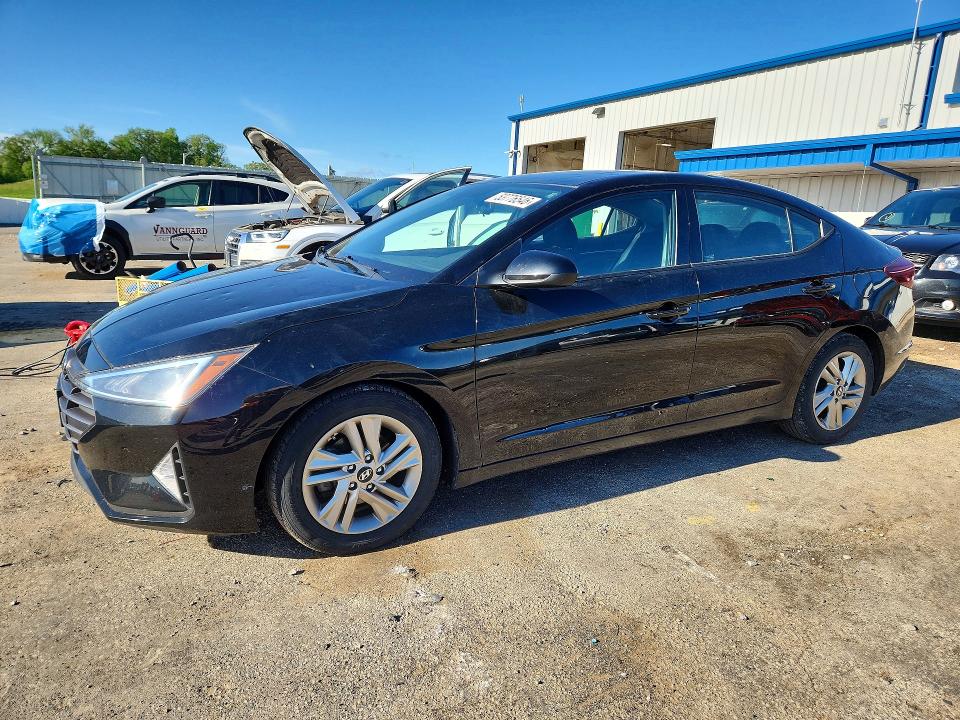 53776546 :رقم المزاد ، 5NPD84LF5KH430551 vin ، 2019 Hyundai Elantra مزاد بيع