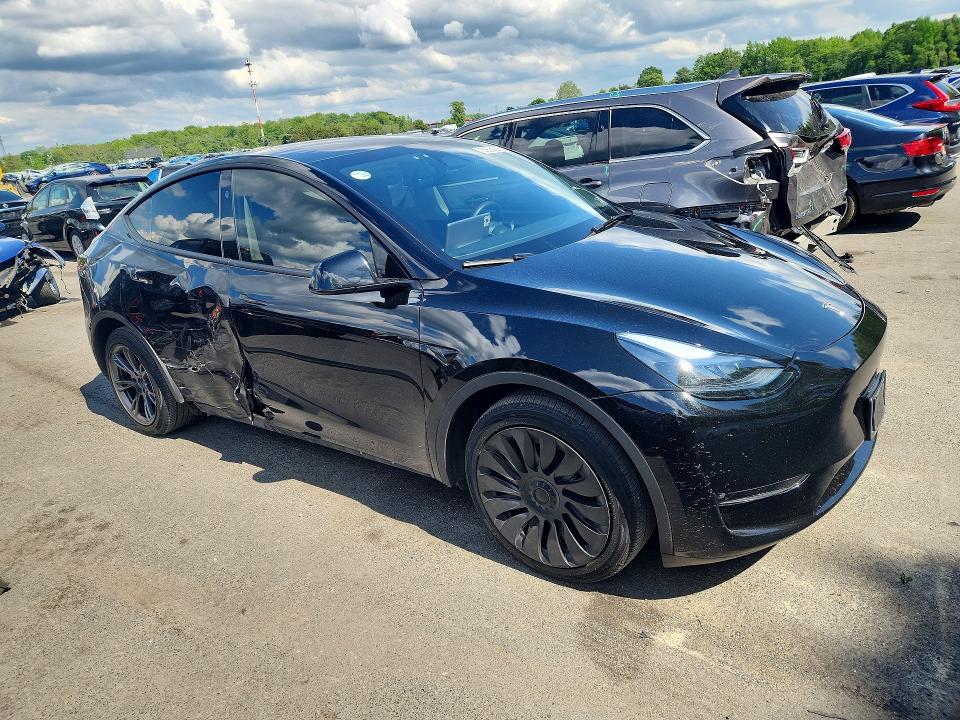 2024 Tesla Model Y მანქანა იყიდება აუქციონზე, vin: 7SAYGDEE1RF164711, აუქციონის ნომერი: 53531226