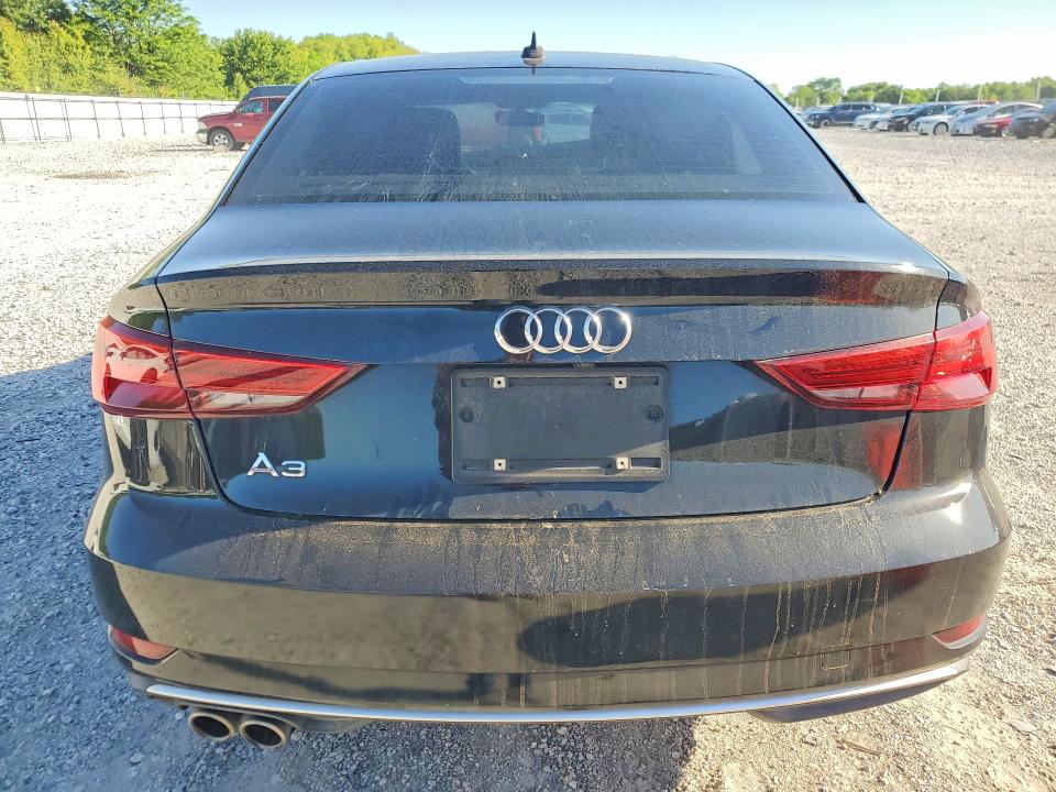 Продажа на аукционе авто 2018 Audi A3, vin: WAUAUGFFXJ1041516, номер лота: 52919666