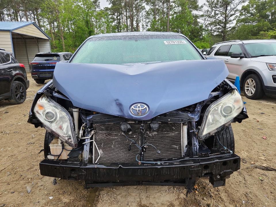 52701356 :رقم المزاد ، 5TDYK3DC0FS584117 vin ، 2015 Toyota Sienna مزاد بيع
