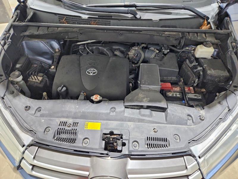 52164426 :رقم المزاد ، 5TDBZRFH6JS887215 vin ، 2018 Toyota Highlander مزاد بيع