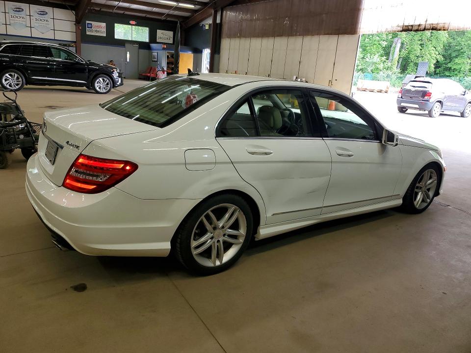 2013 Mercedes-benz C მანქანა იყიდება აუქციონზე, vin: WDDGF8AB4DR256161, აუქციონის ნომერი: 55099236