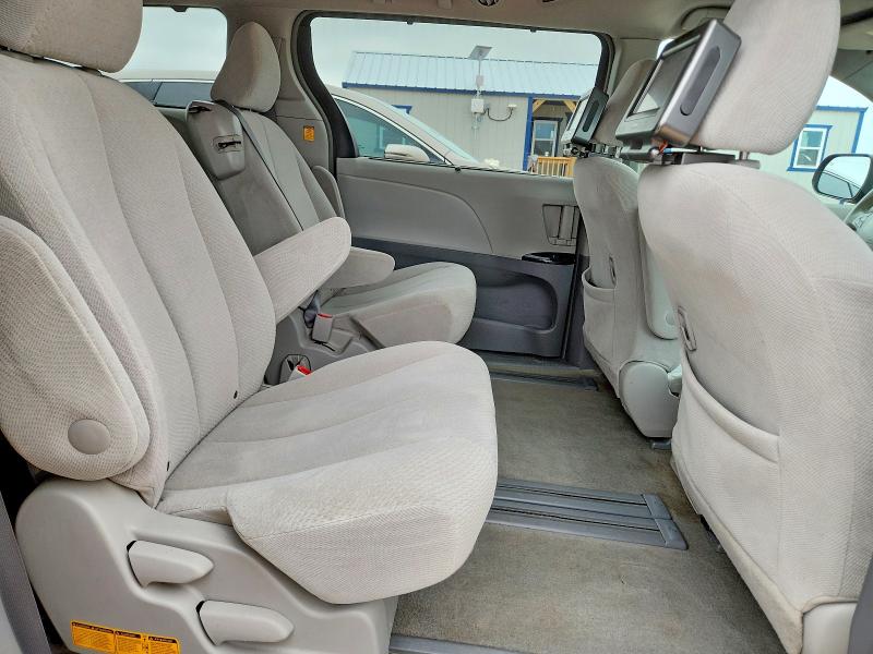 2013 Toyota Sienna მანქანა იყიდება აუქციონზე, vin: 5TDKK3DC8DS320744, აუქციონის ნომერი: 53706636