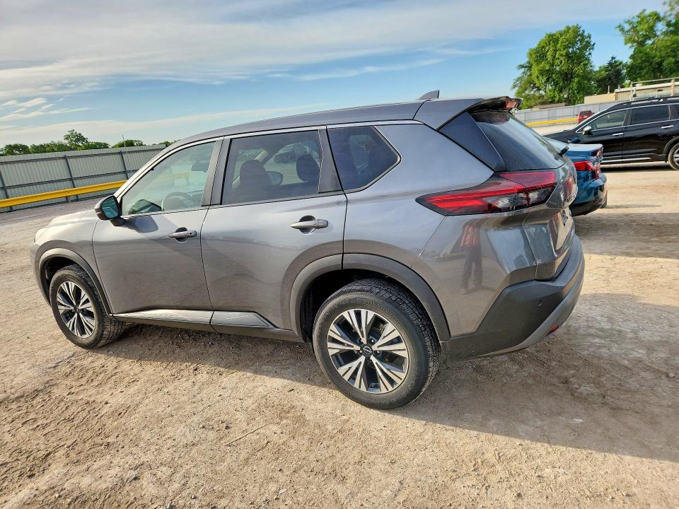 52493066 :رقم المزاد ، 5N1BT3BB4NC677070 vin ، 2022 Nissan Rogue مزاد بيع