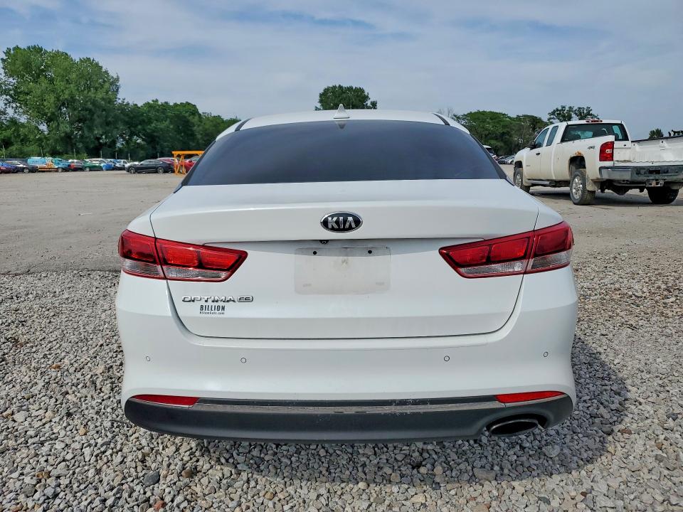2018 Kia Optima მანქანა იყიდება აუქციონზე, vin: 5XXGT4L32JG201708, აუქციონის ნომერი: 55074236