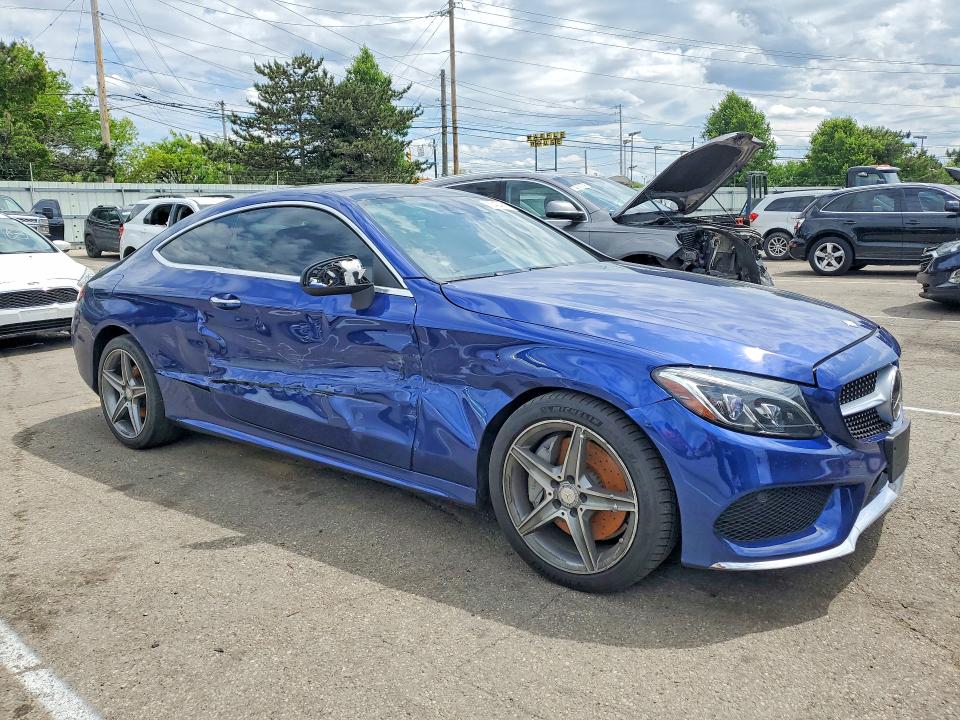 52424996 :رقم المزاد ، WDDWJ4KB5HF417481 vin ، 2017 Mercedes-benz C مزاد بيع