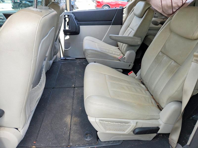 53577746 :رقم المزاد ، 2A4RR8DX7AR376960 vin ، 2010 Chrysler Town & Country مزاد بيع