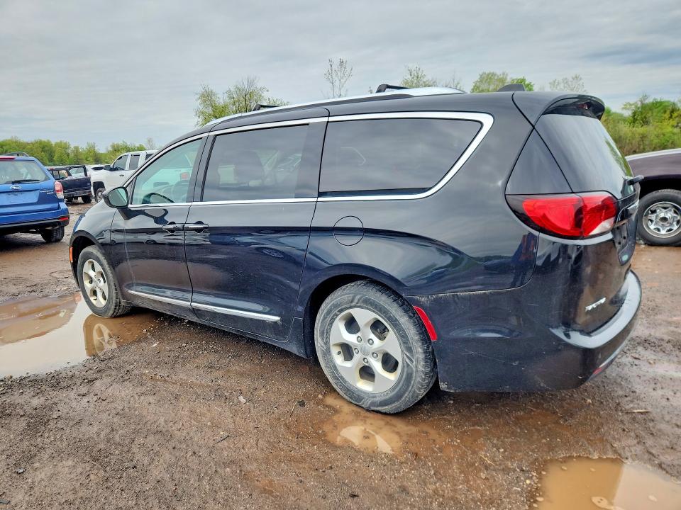 52179526 :رقم المزاد ، 2C4RC1EG5HR757780 vin ، 2017 Chrysler Pacifica مزاد بيع