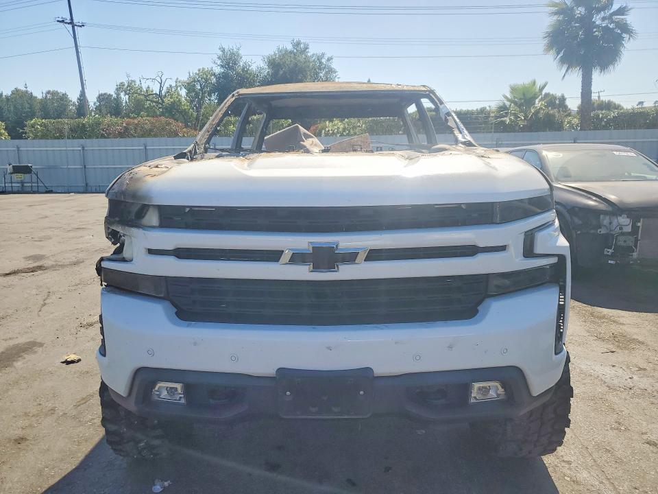 2021 Chevrolet Silverado მანქანა იყიდება აუქციონზე, vin: 3GCUYEED3MG235884, აუქციონის ნომერი: 54621336