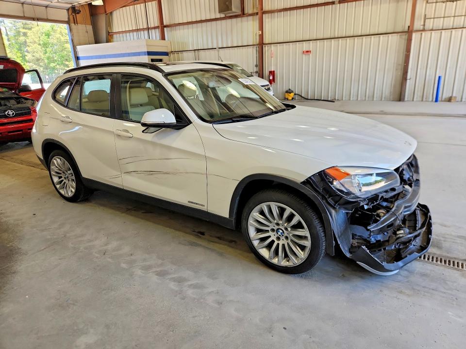 2015 Bmw X1 მანქანა იყიდება აუქციონზე, vin: WBAVM1C54FVW57108, აუქციონის ნომერი: 53045726