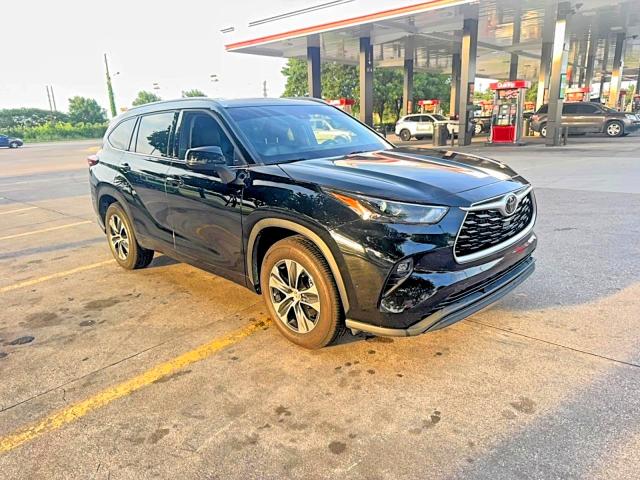 Aukcja sprzedaży 2022 Toyota Highlander, vin: 5TDGZRAHXNS555782, numer aukcji: 52268966