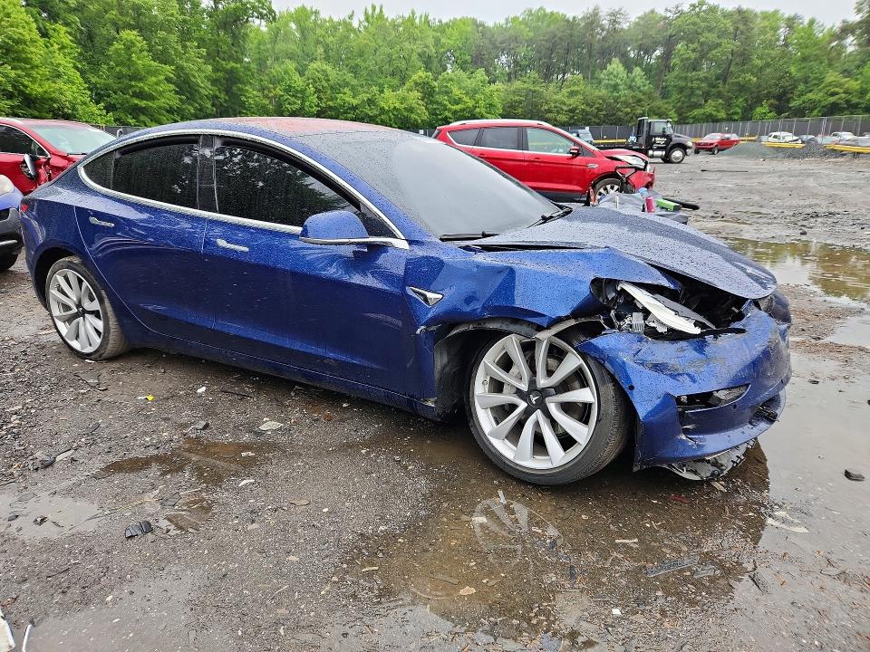 54577096 :رقم المزاد ، 5YJ3E1EA9JF110196 vin ، 2018 Tesla Model 3 مزاد بيع