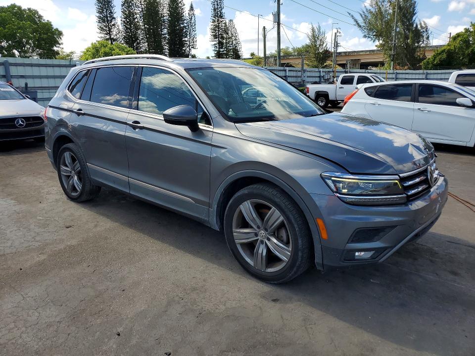 54770616 :رقم المزاد ، 3VV5B7AX8JM103574 vin ، 2018 Volkswagen Tiguan مزاد بيع