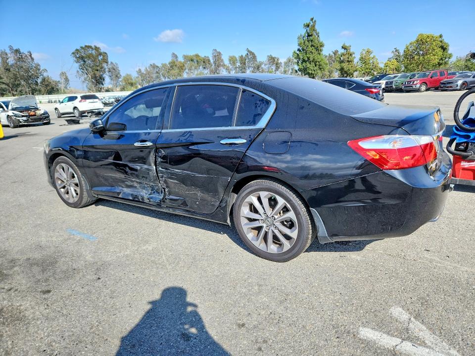 54459346 :رقم المزاد ، 1HGCR2F75FA268985 vin ، 2015 Honda Accord مزاد بيع