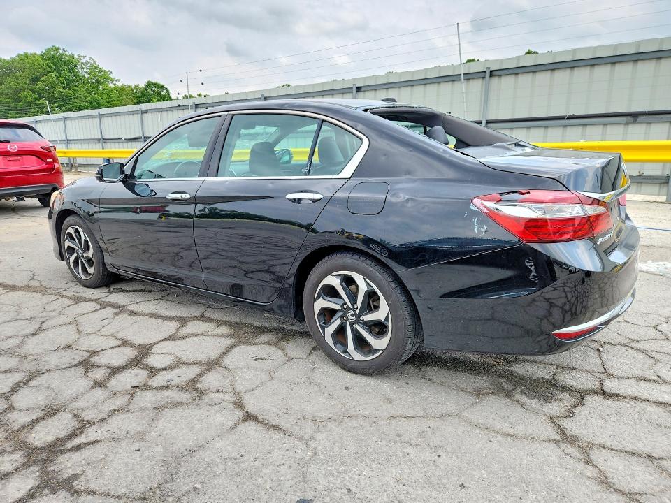 53933776 :رقم المزاد ، 1HGCR2F83HA101908 vin ، 2017 Honda Accord مزاد بيع