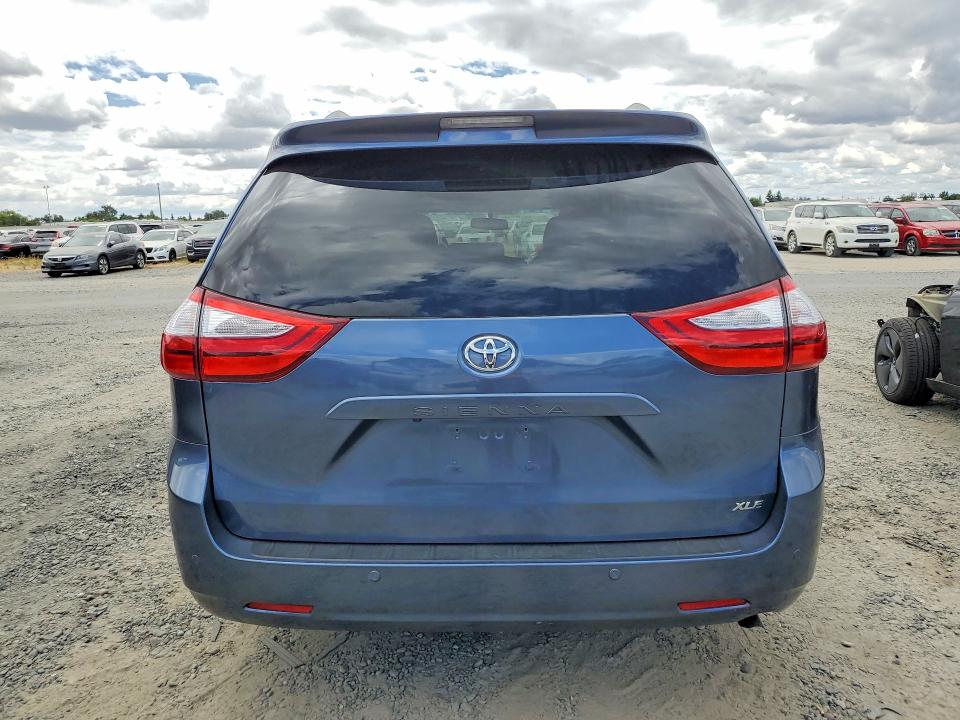 54807396 :رقم المزاد ، 5TDYK3DC6FS684853 vin ، 2015 Toyota Sienna مزاد بيع
