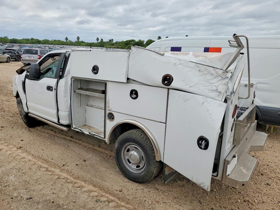 52385636 :رقم المزاد ، 1FDBF3E6XMEC33815 vin ، 2021 Ford F350 مزاد بيع