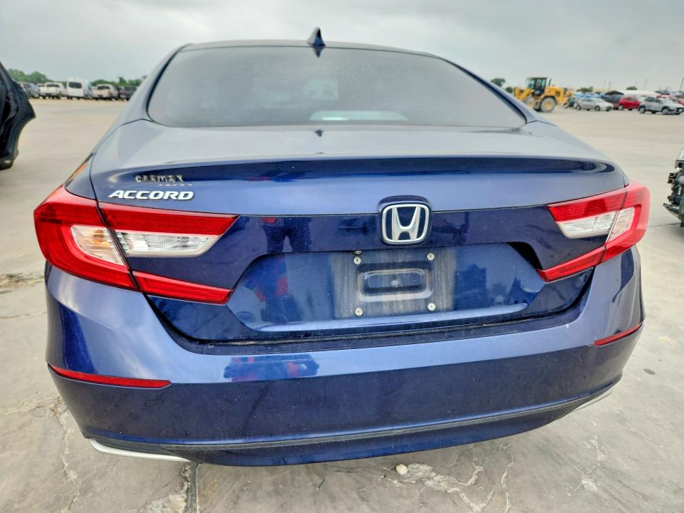 Продаж на аукціоні авто 2018 Honda Accord, vin: 1HGCV1F19JA180760, номер лоту: 52946076
