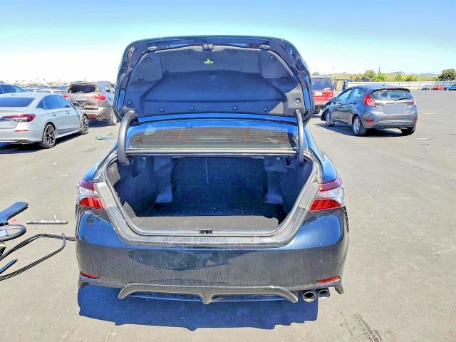 53779256 :رقم المزاد ، 4T1G11AK6NU673002 vin ، 2022 Toyota Camry مزاد بيع