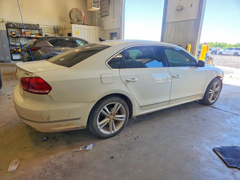 2014 Volkswagen Passat მანქანა იყიდება აუქციონზე, vin: 1VWBN7A38EC079674, აუქციონის ნომერი: 52921196