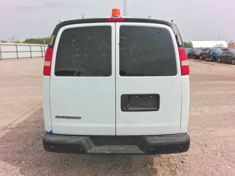 48820656 :رقم المزاد ، 1GCWGFCA6E1198887 vin ، 2014 Chev Express G2500 مزاد بيع