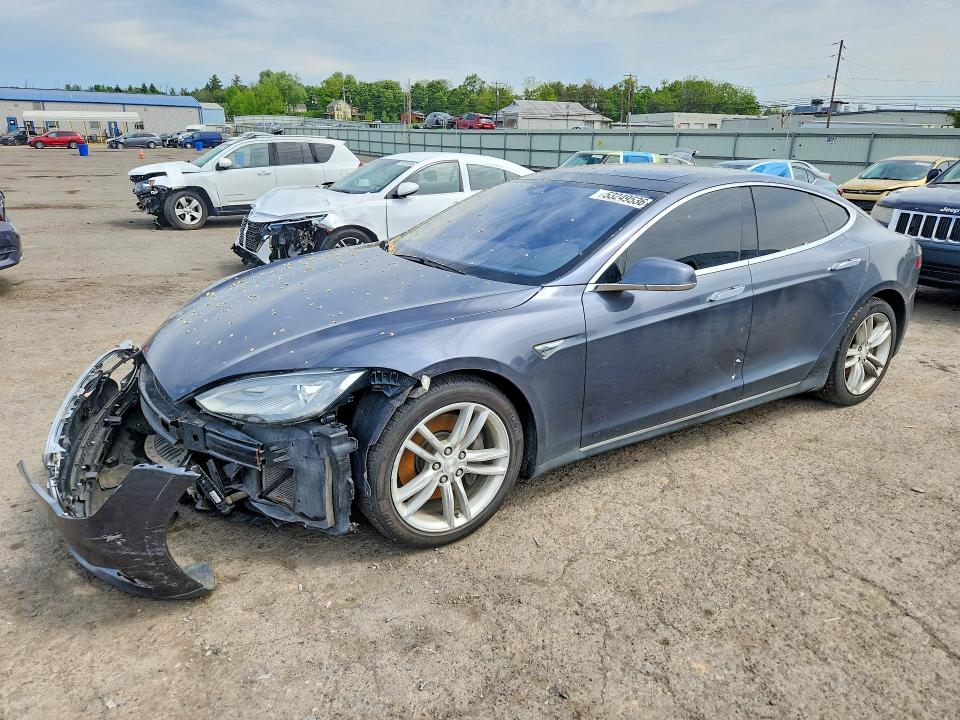 53249536 :رقم المزاد ، 5YJSA1E21GF131973 vin ، 2016 Tesla Model S مزاد بيع
