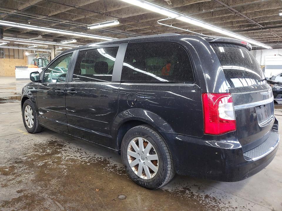 2015 Chrysler Town & Country მანქანა იყიდება აუქციონზე, vin: 2C4RC1AG4FR676465, აუქციონის ნომერი: 54016586