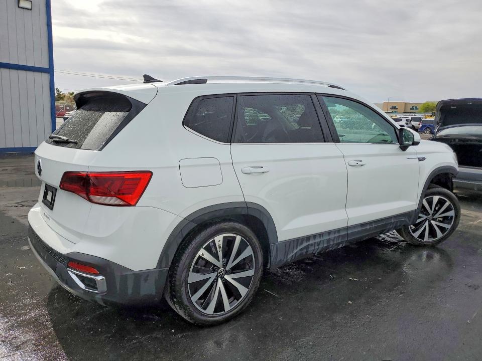 Продажа на аукционе авто 2024 Volkswagen Taos, vin: 3VVSX7B29RM067588, номер лота: 52316246