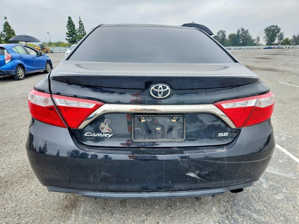 53773366 :رقم المزاد ، 4T1BF1FK0HU814171 vin ، 2017 Toyota Camry مزاد بيع